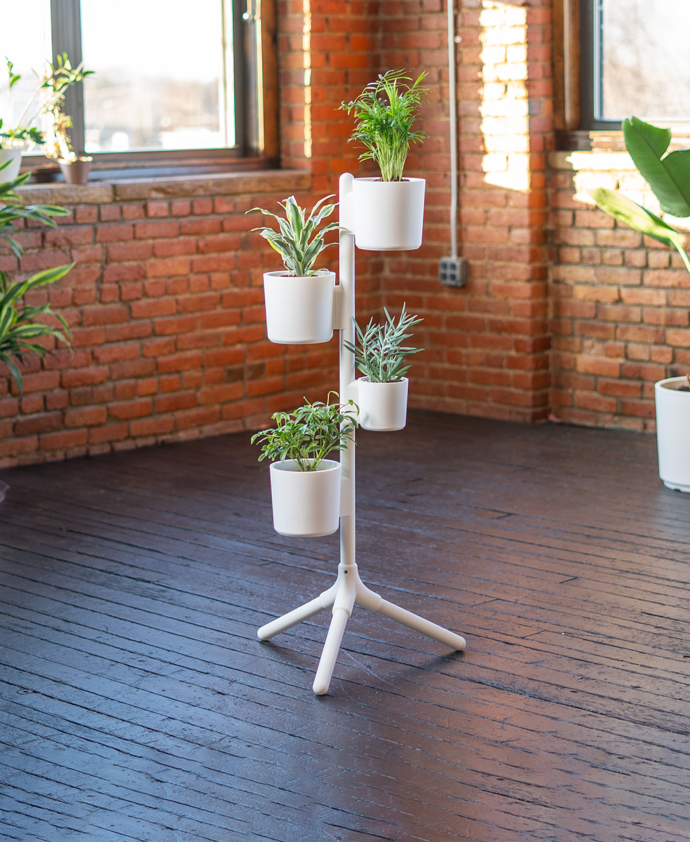 Rail Tripod freestanding plant stand